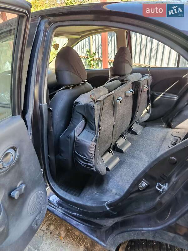 Хэтчбек Nissan Micra 2010 в Сумах