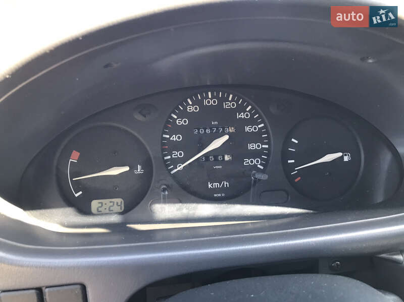 Хэтчбек Nissan Micra 1998 в Отынии