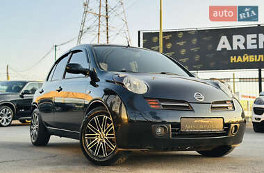 Хэтчбек Nissan Micra 2003 в 