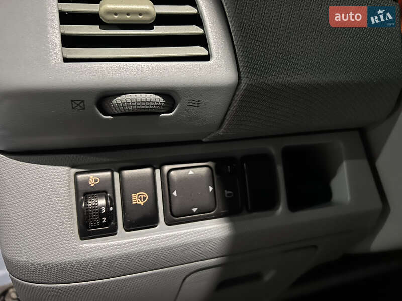 Хэтчбек Nissan Micra 2005 в Киеве