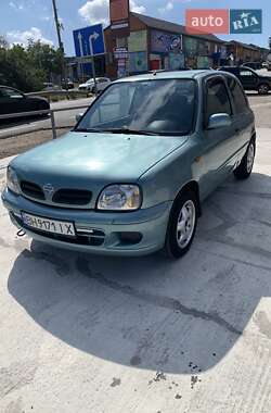 Хэтчбек Nissan Micra 2001 в Великом Дальнике