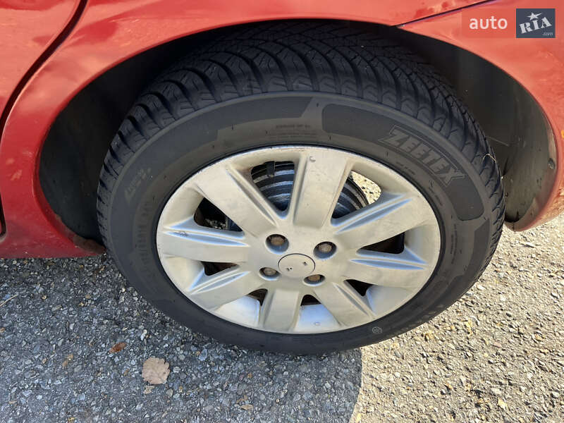 Хэтчбек Nissan Micra 2006 в Бердичеве фото 24 Хэтчбек Nissan Micra 2006 в Бердичеве