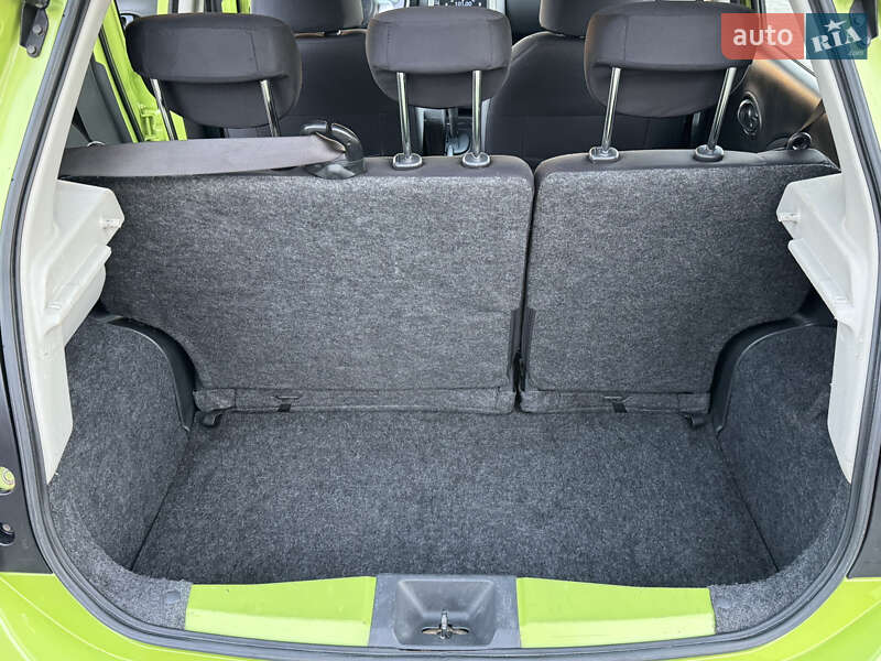 Хетчбек Nissan Micra 2013 в Одесі