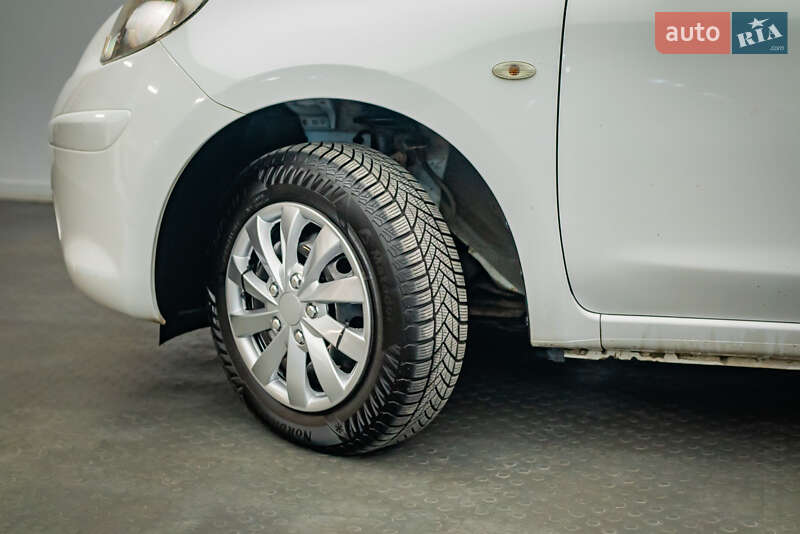 Хэтчбек Nissan Micra 2013 в Киеве