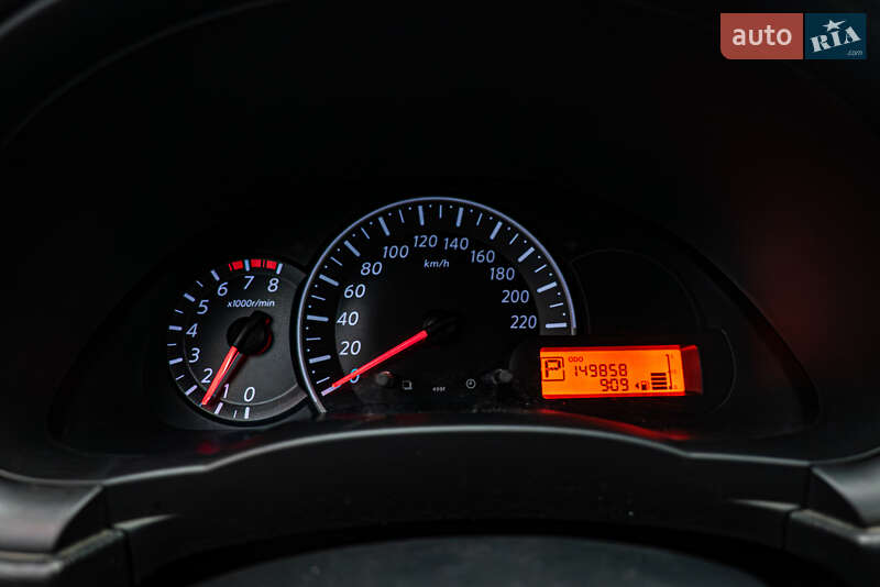 Хэтчбек Nissan Micra 2013 в Киеве