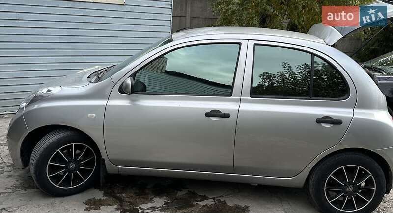 Хетчбек Nissan Micra 2005 в Запоріжжі