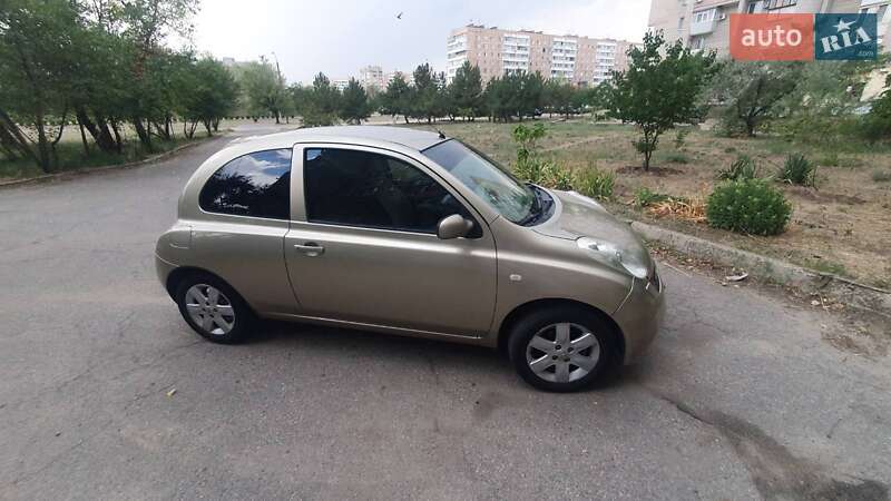 Хэтчбек Nissan Micra 2004 в Запорожье