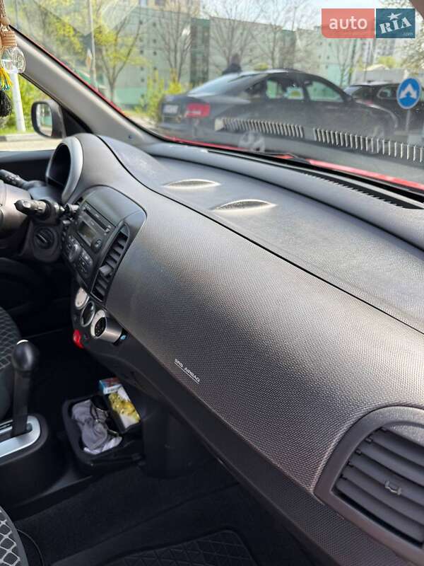 Хэтчбек Nissan Micra 2005 в Яготине