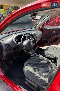 Хэтчбек Nissan Micra 2005 в Яготине
