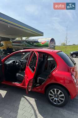 Хэтчбек Nissan Micra 2005 в Яготине