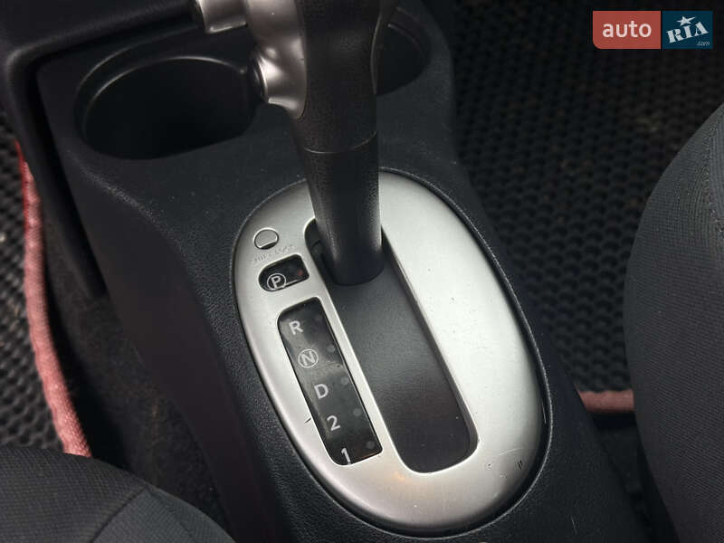 Хэтчбек Nissan Micra 2015 в Житомире