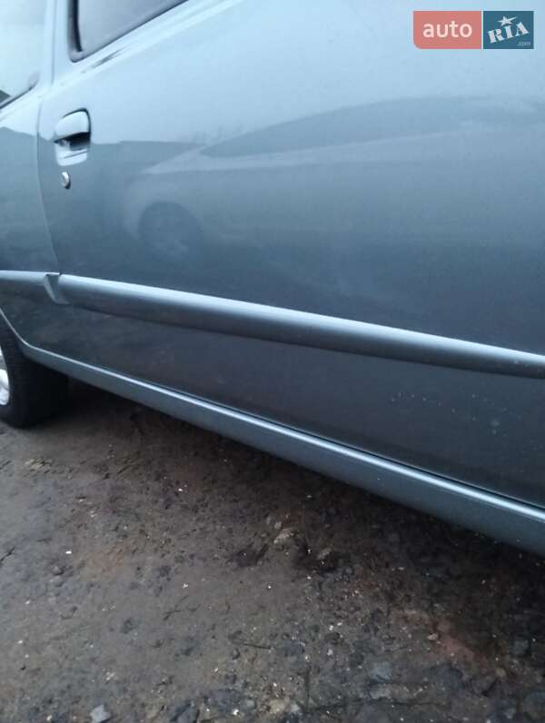 Хэтчбек Nissan Micra 2002 в Виннице