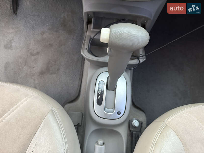 Хэтчбек Nissan Micra 2003 в Днепре