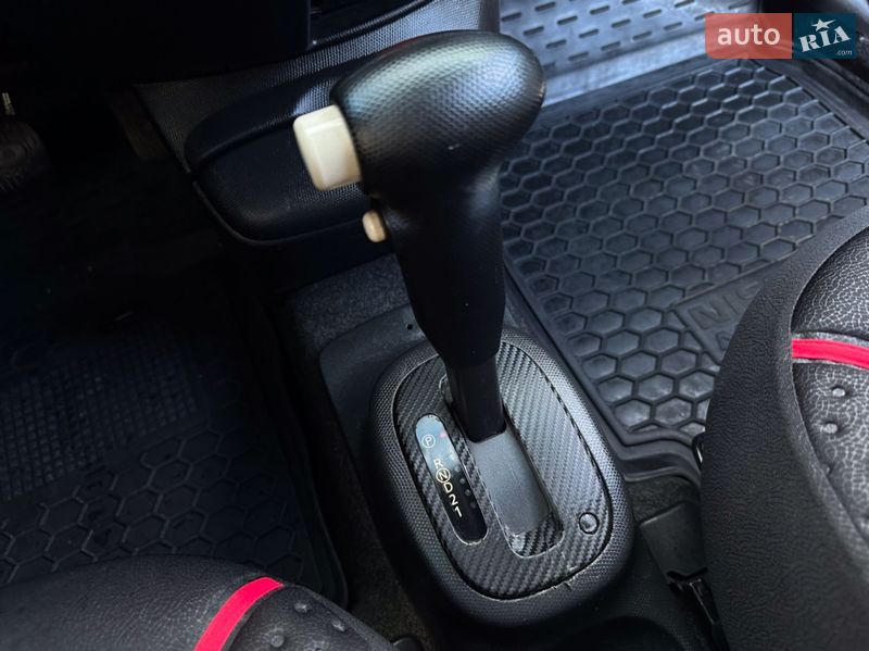 Хэтчбек Nissan Micra 2004 в Одессе