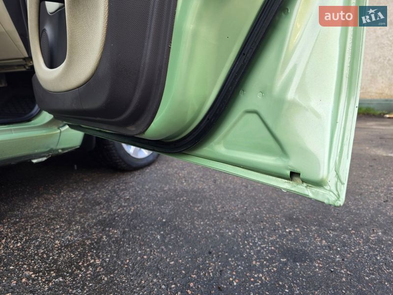 Хэтчбек Nissan Micra 2005 в Одессе