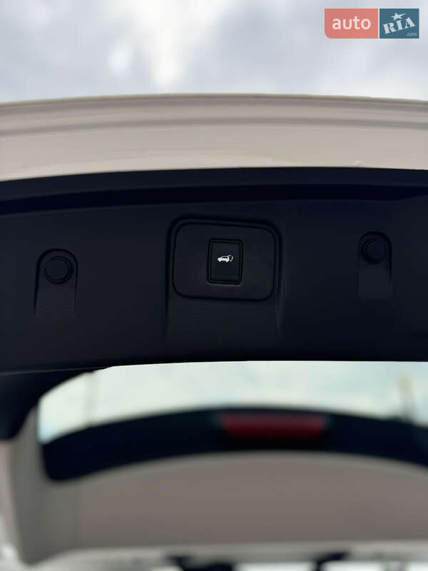 Внедорожник / Кроссовер Nissan Murano 2016 в Новгородке