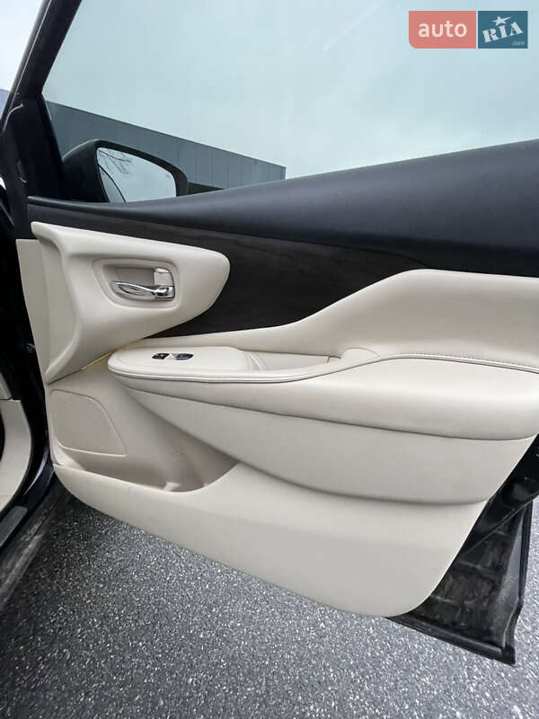 Позашляховик / Кросовер Nissan Murano 2019 в Києві