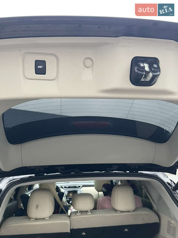 Позашляховик / Кросовер Nissan Murano 2019 в Києві