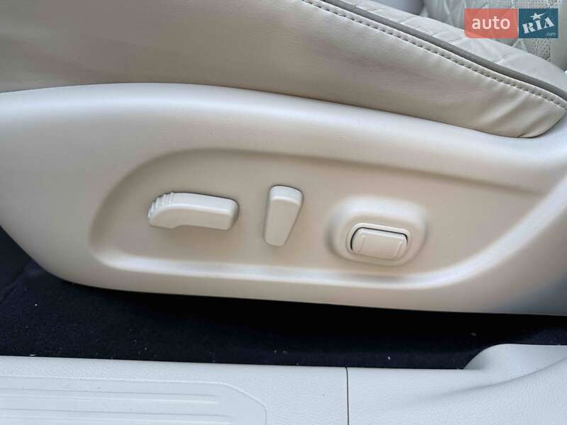 Позашляховик / Кросовер Nissan Murano 2019 в Львові