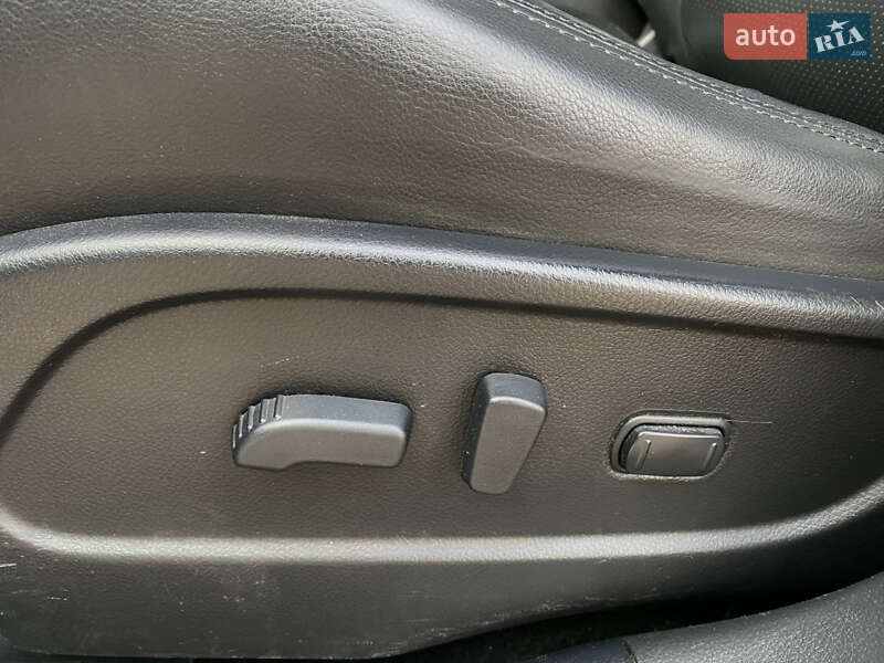 Позашляховик / Кросовер Nissan Murano 2011 в Житомирі