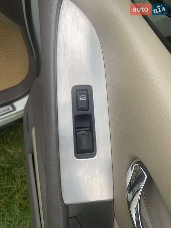 Позашляховик / Кросовер Nissan Murano 2011 в Новояворівську