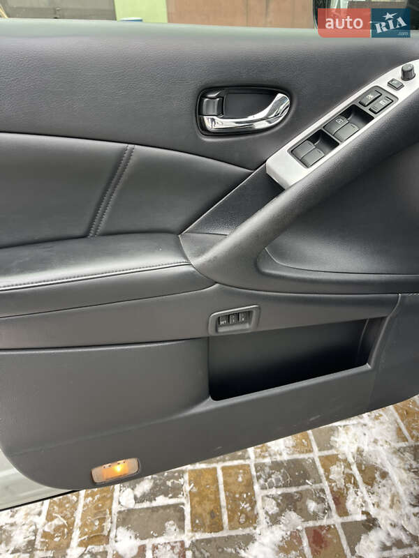 Позашляховик / Кросовер Nissan Murano 2012 в Києві