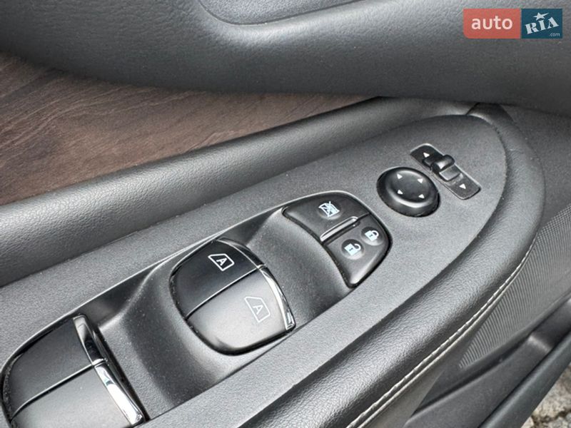 Позашляховик / Кросовер Nissan Murano 2019 в Києві