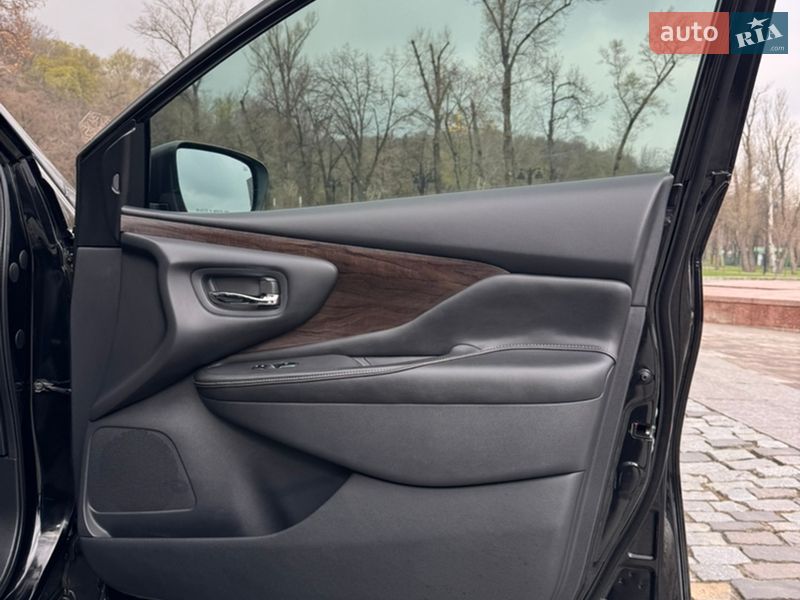 Позашляховик / Кросовер Nissan Murano 2019 в Києві