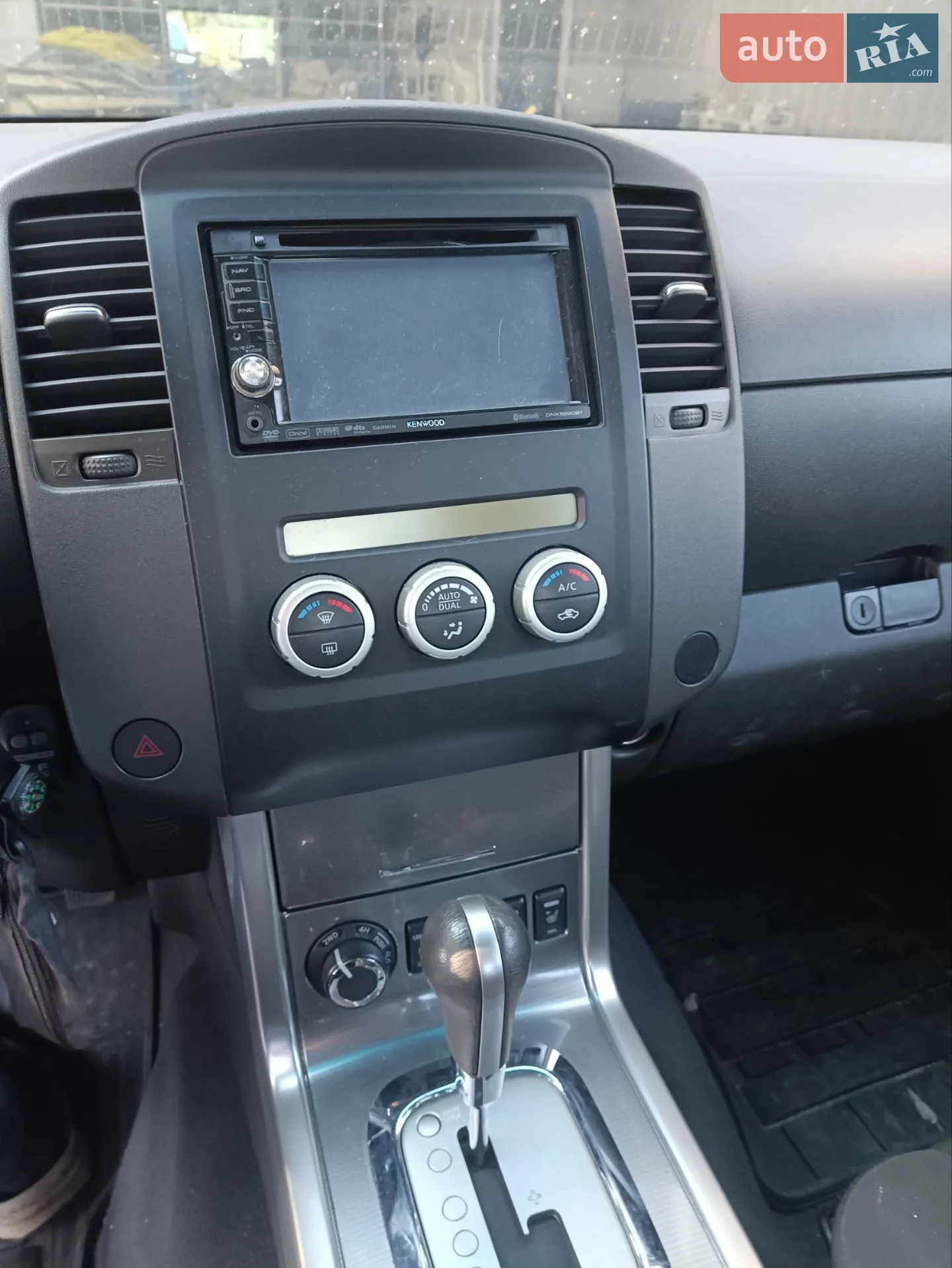 2011 Nissan Navara (Frontier) - мініатюра 9