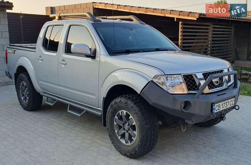 Пикап Nissan Navara 2017 в Киеве