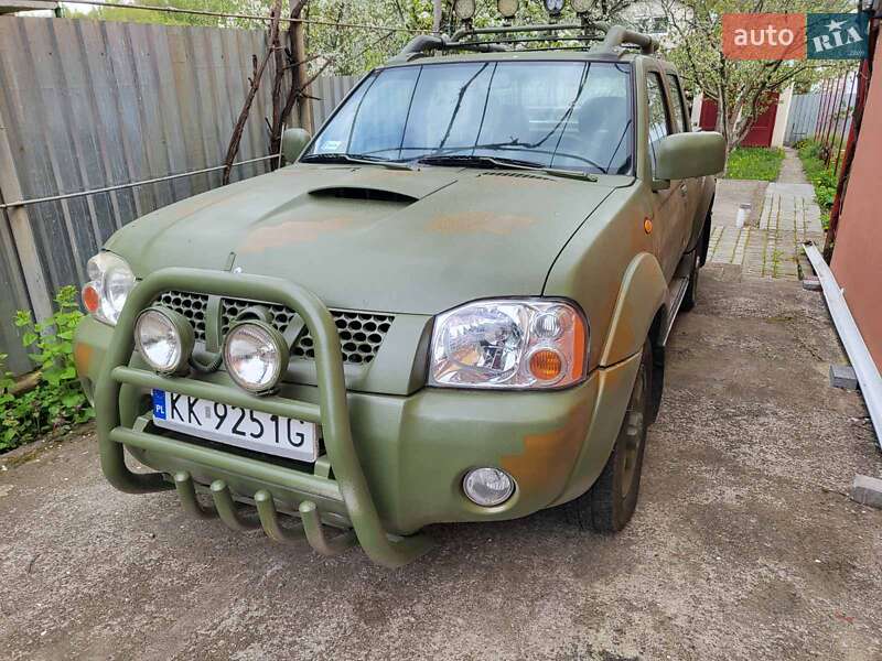 Пікап Nissan Navara 2003 в Києві