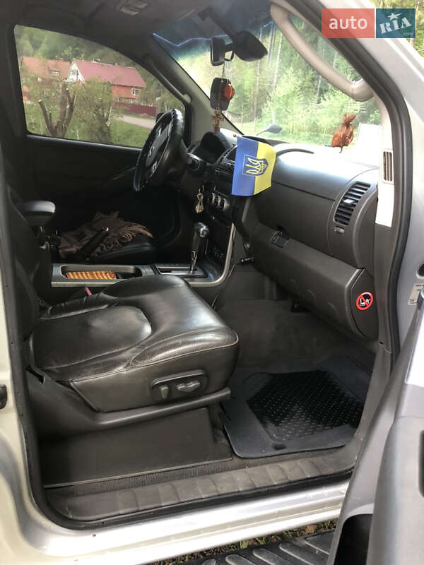 Пікап Nissan Navara 2006 в Міжгір'ї