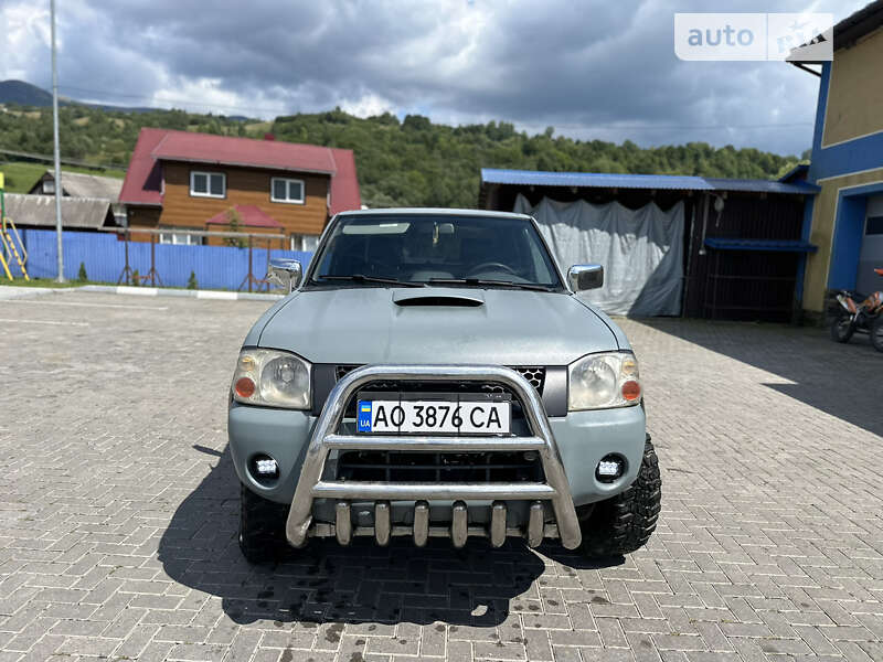 Пікап Nissan Navara 2003 в Міжгір'ї