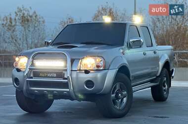 Пикап Nissan Navara 2002 в Киеве