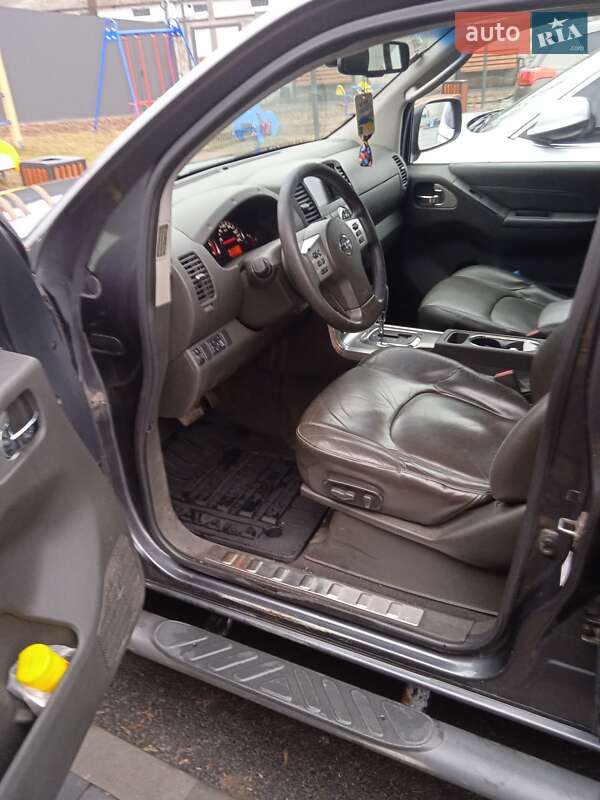 Пікап Nissan Navara 2011 в Чернігові