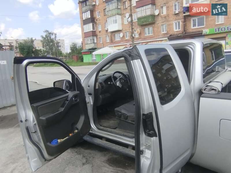 Пикап Nissan Navara 2005 в Полонном