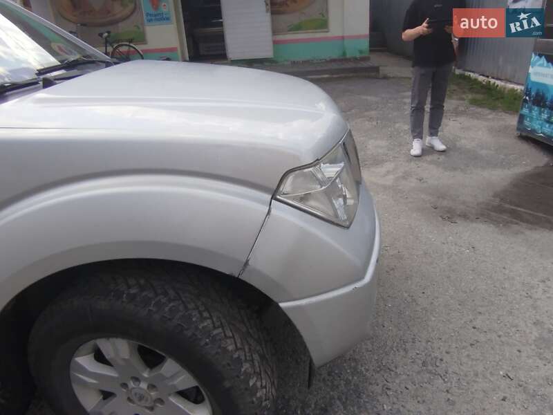 Пикап Nissan Navara 2005 в Полонном