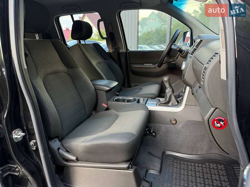Пікап Nissan Navara 2012 в Хмельницькому