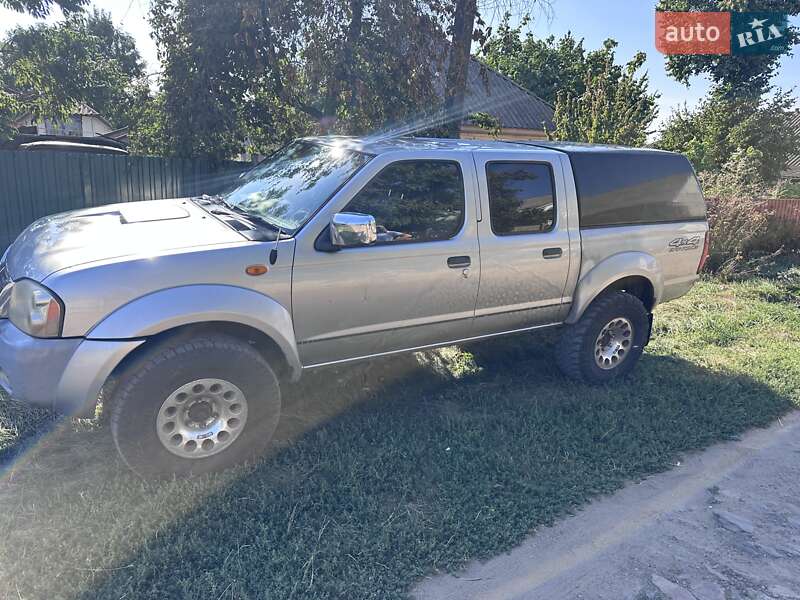 Nissan Navara 2004