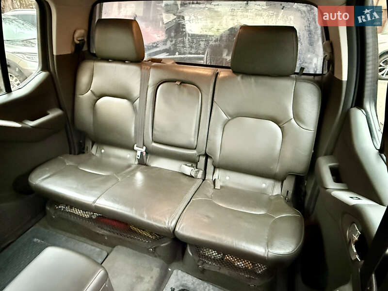 Позашляховик / Кросовер Nissan Navara 2007 в Києві