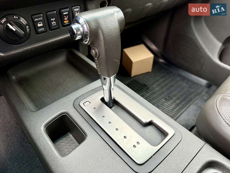 Позашляховик / Кросовер Nissan Navara 2007 в Києві