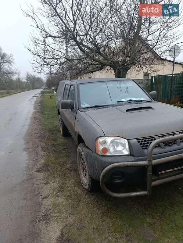 Пикап Nissan Navara 2010 в Васильковке