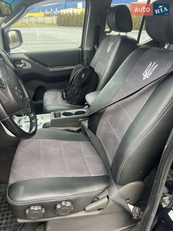 Пікап Nissan Navara 2012 в Хмільнику