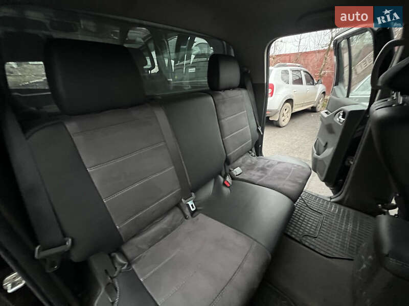 Пікап Nissan Navara 2012 в Хмільнику