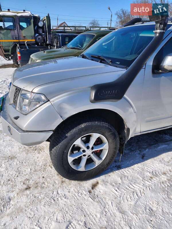 Пикап Nissan Navara 2008 в Киеве