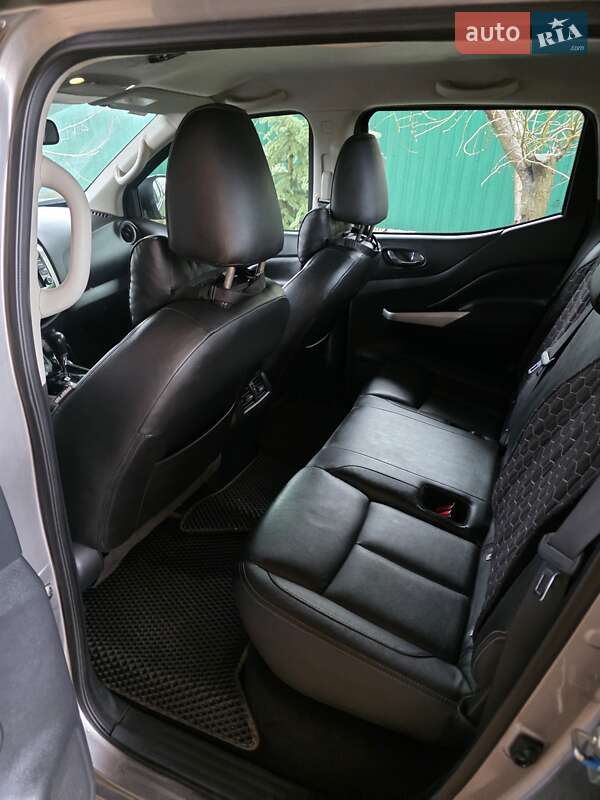 Пикап Nissan Navara 2019 в Запорожье