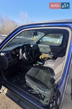 Пикап Nissan Navara 2004 в Бурыни