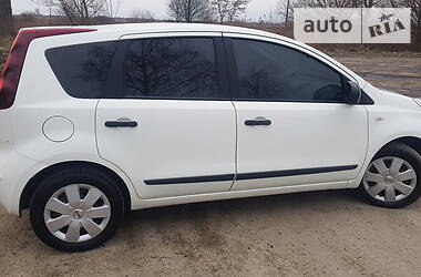 Хетчбек Nissan Note 2011 в 