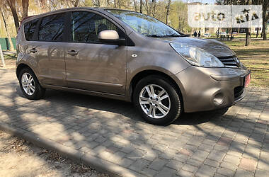 Хетчбек Nissan Note 2011 в 