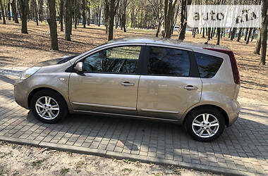 Хетчбек Nissan Note 2011 в 